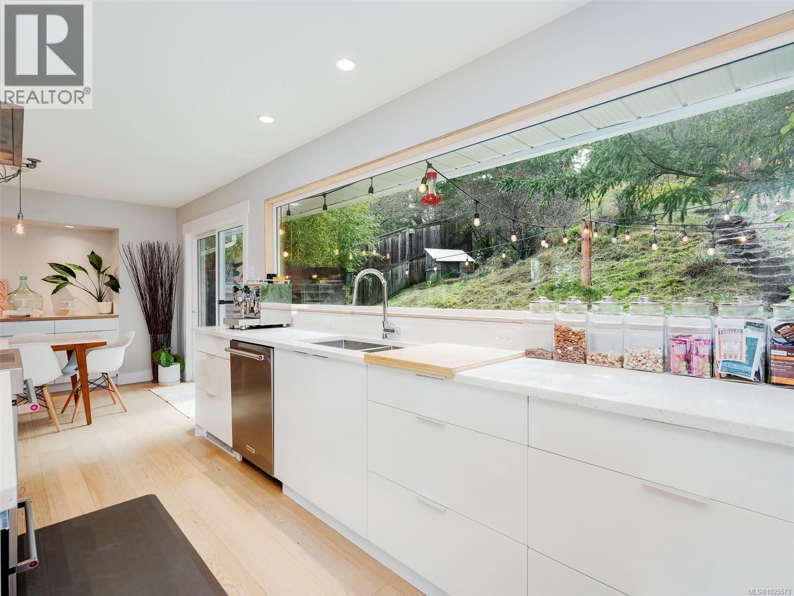 775 Drummond Way, Colwood