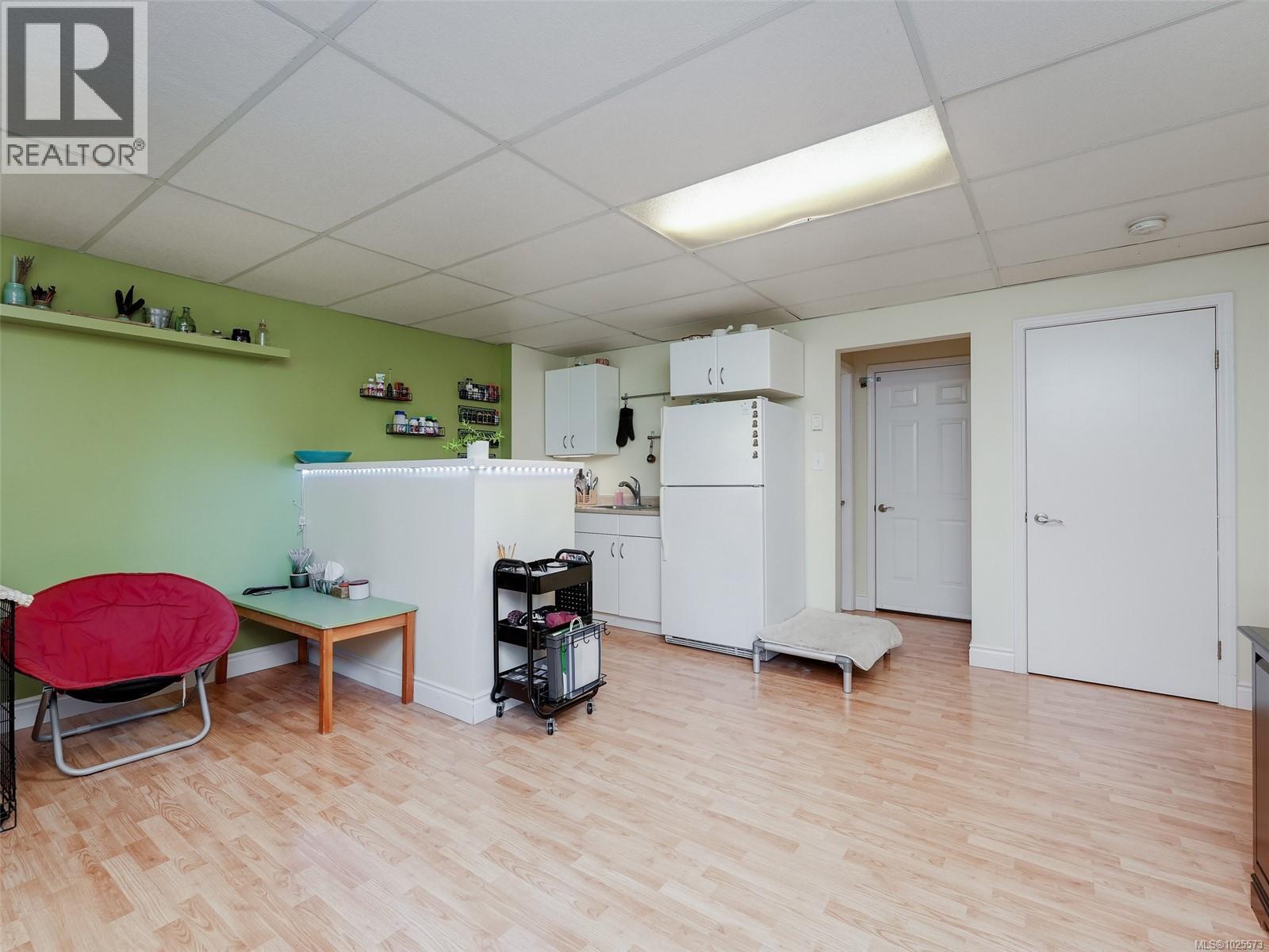 775 Drummond Way, Colwood