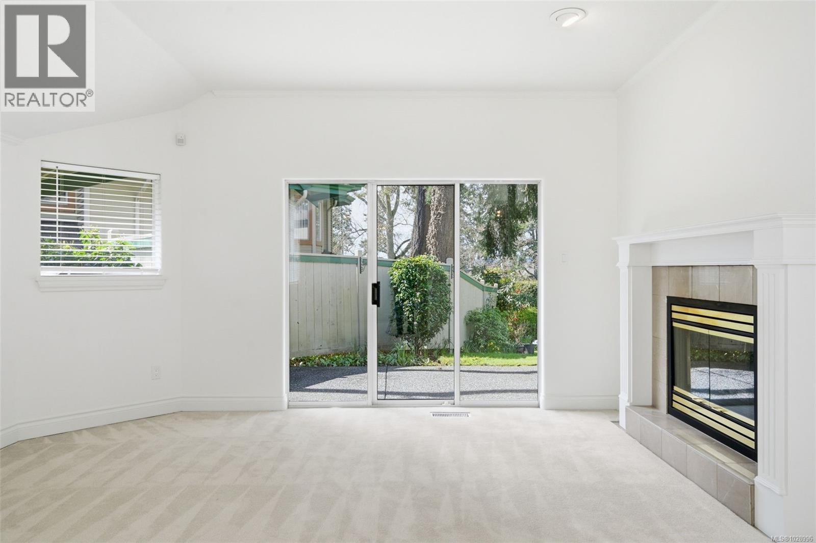 7 520 Marsett Place, Saanich