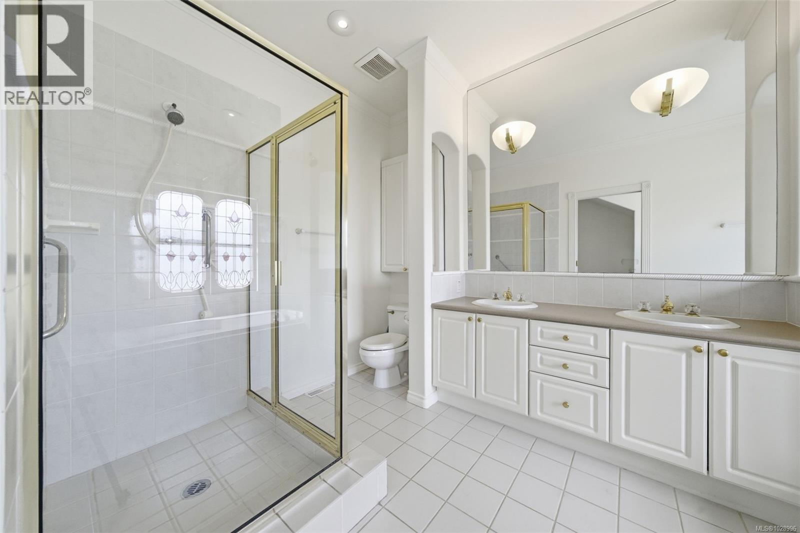 7 520 Marsett Place, Saanich