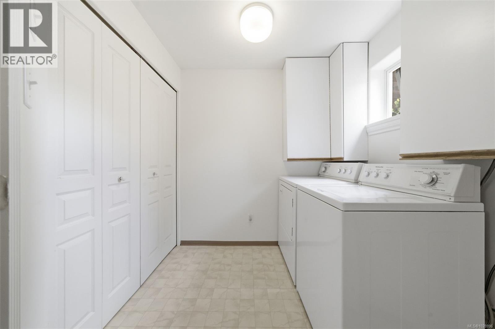 7 520 Marsett Place, Saanich