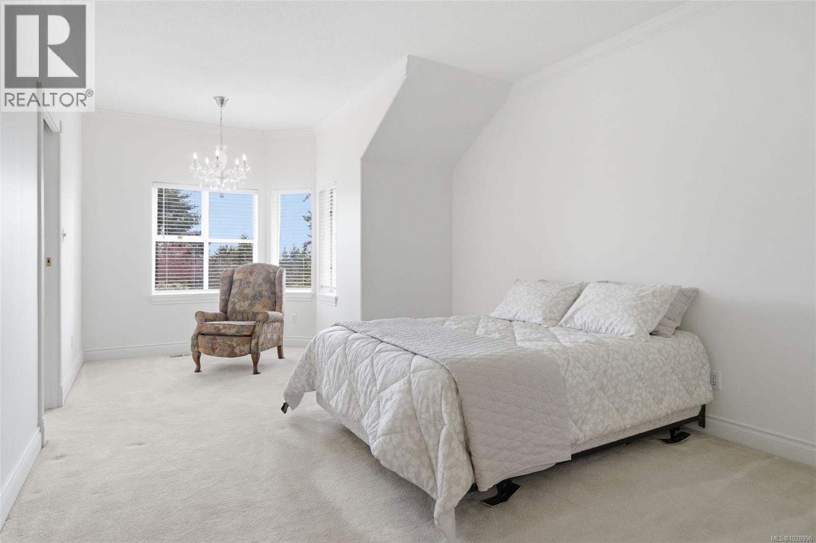 7 520 Marsett Place, Saanich