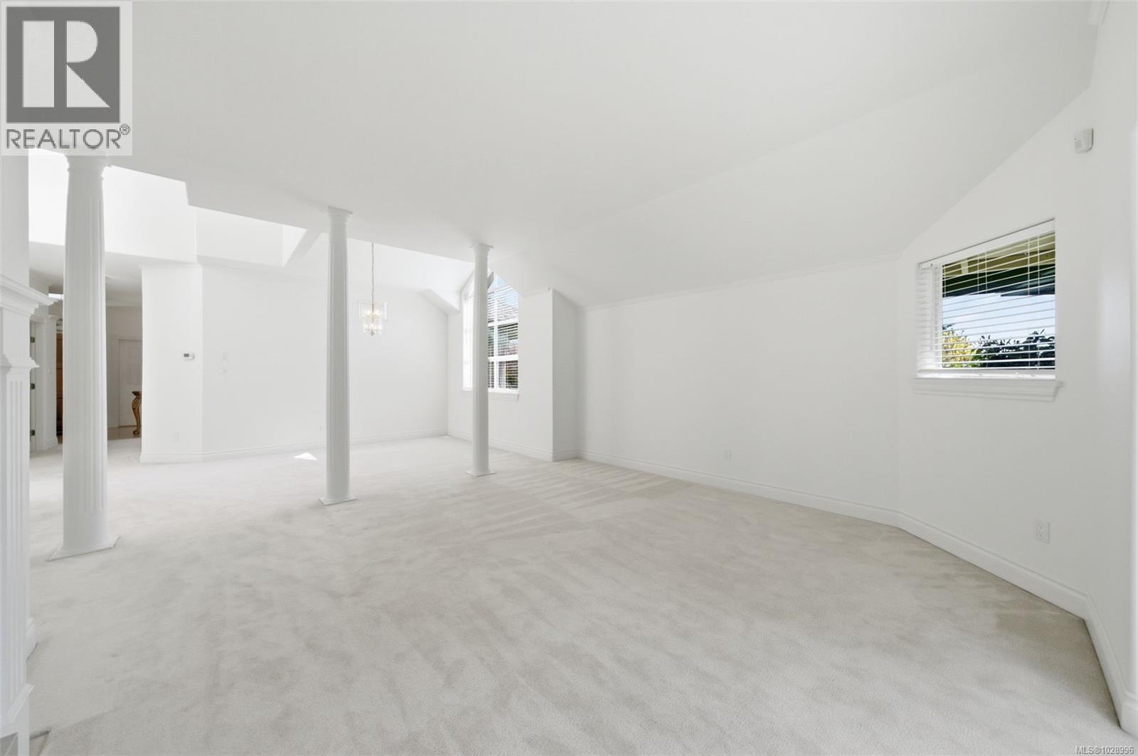 7 520 Marsett Place, Saanich