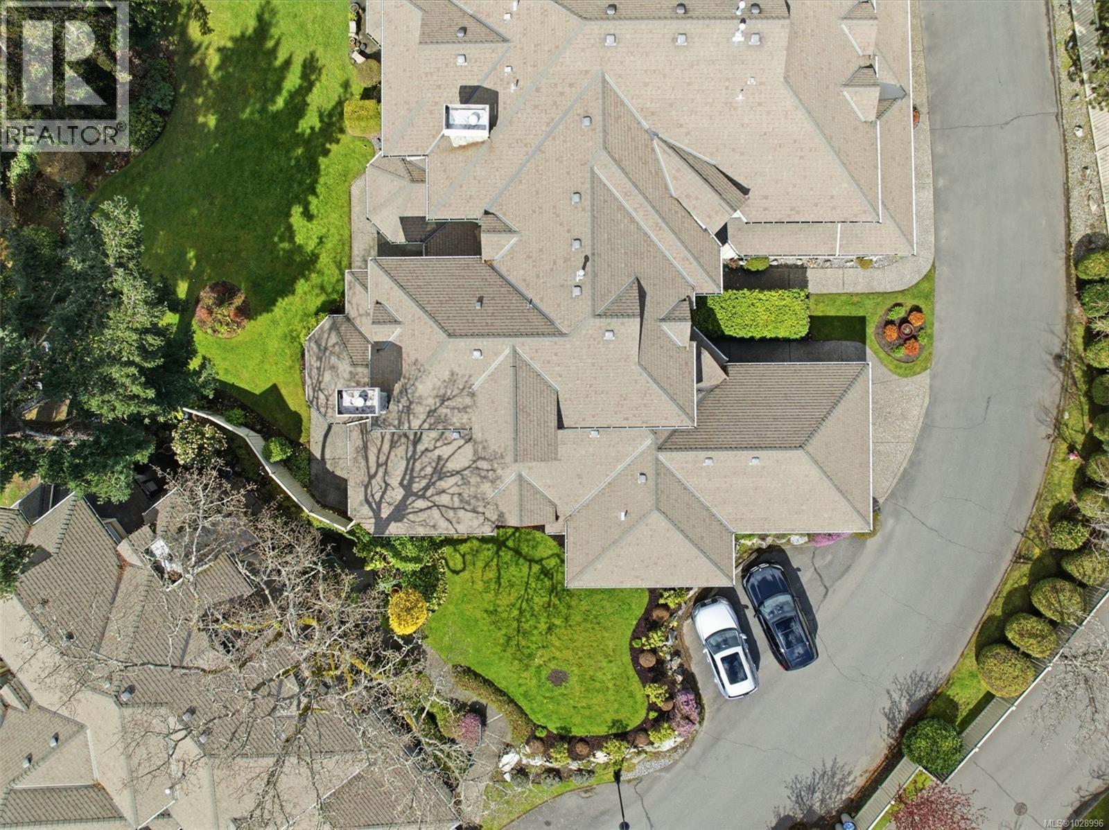 7 520 Marsett Place, Saanich