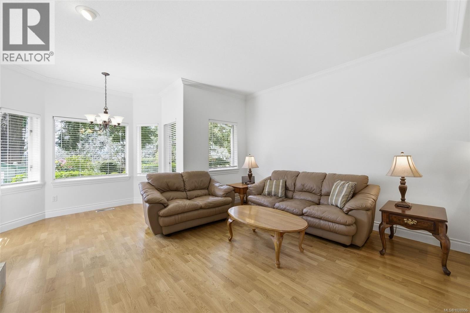 7 520 Marsett Place, Saanich