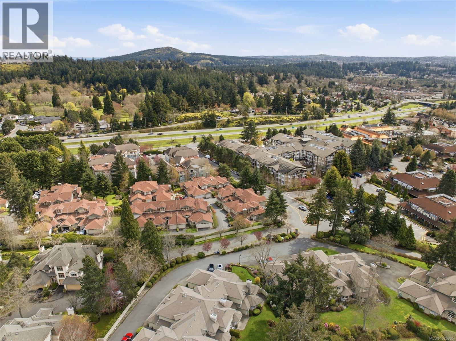 7 520 Marsett Place, Saanich