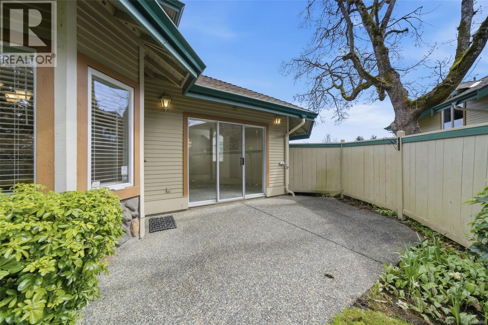 7 520 Marsett Place, Saanich