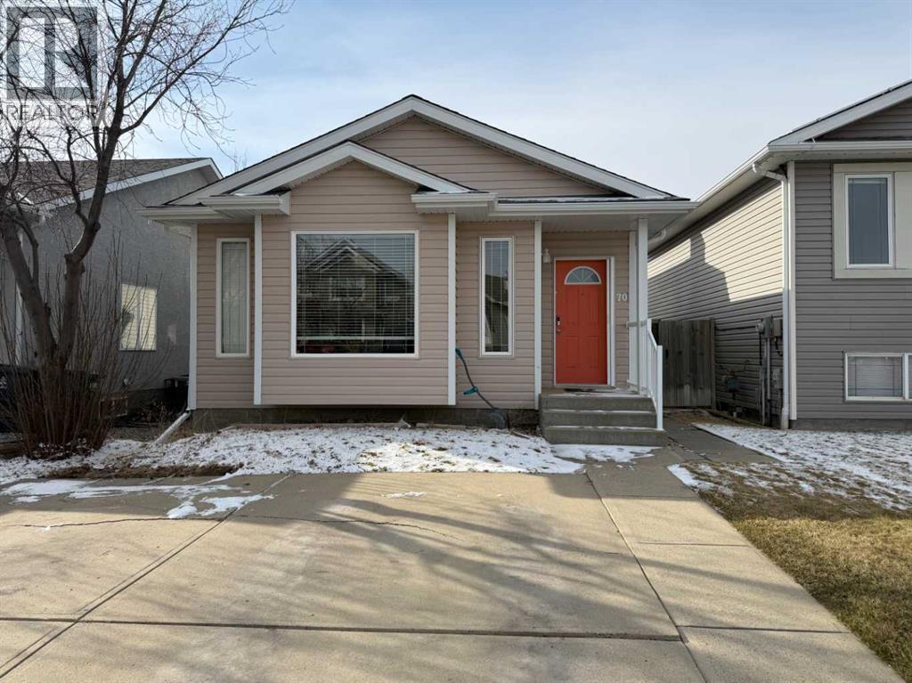 70 Peigan Court W - 1