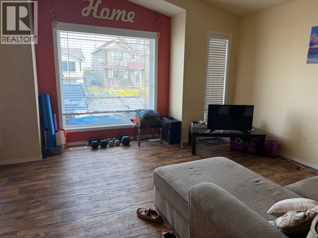 70 Peigan Court W - 4