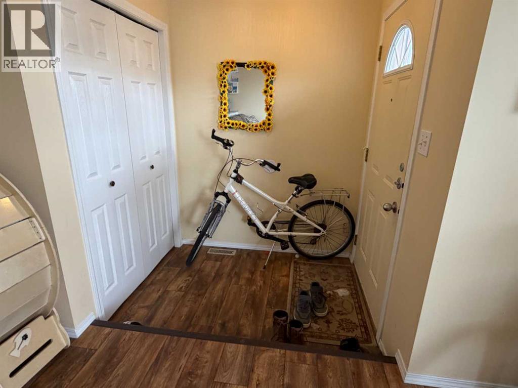 70 Peigan Court W - 2