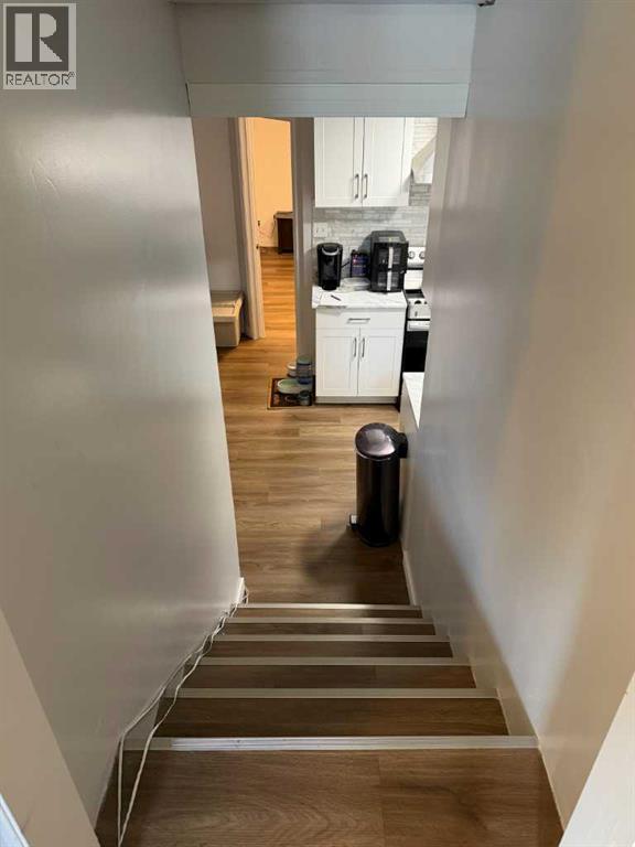70 Peigan Court W - 26