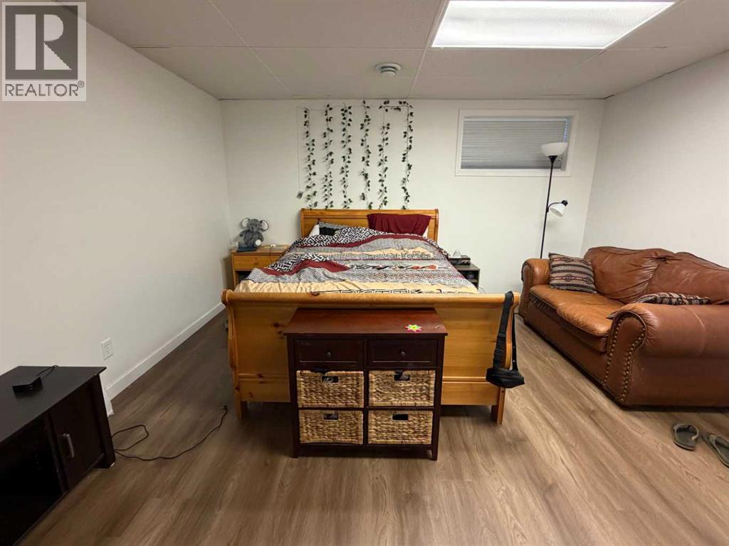 70 Peigan Court W - 33