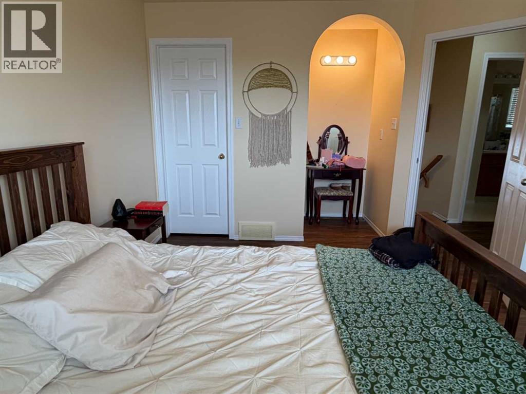 70 Peigan Court W - 11