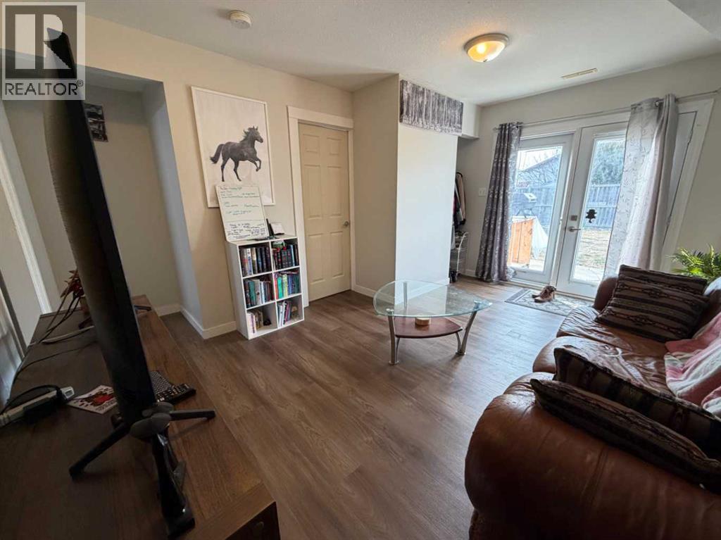 70 Peigan Court W - 23