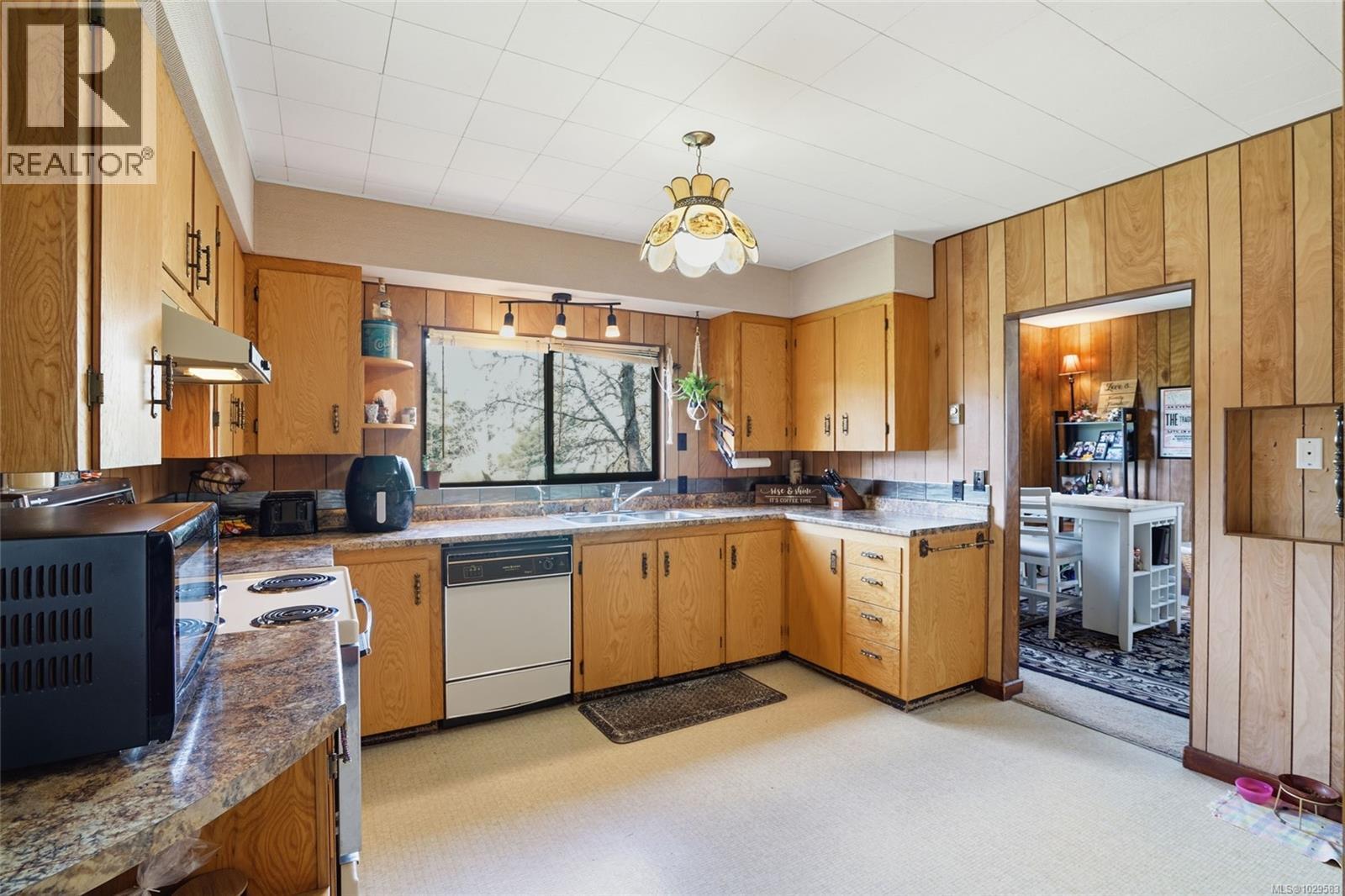 5430 Matson Rd, Ladysmith