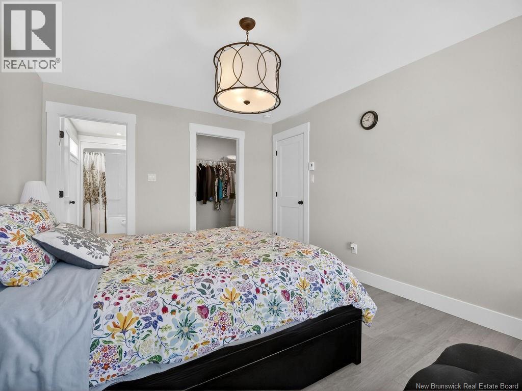 88 MacIntosh Boulevard - 23