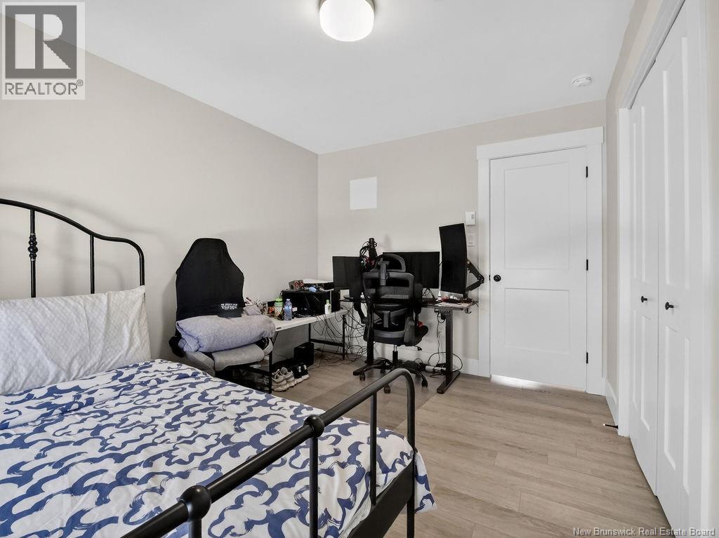 88 MacIntosh Boulevard - 27