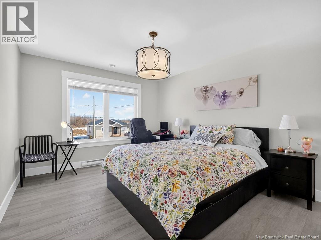 88 MacIntosh Boulevard - 22