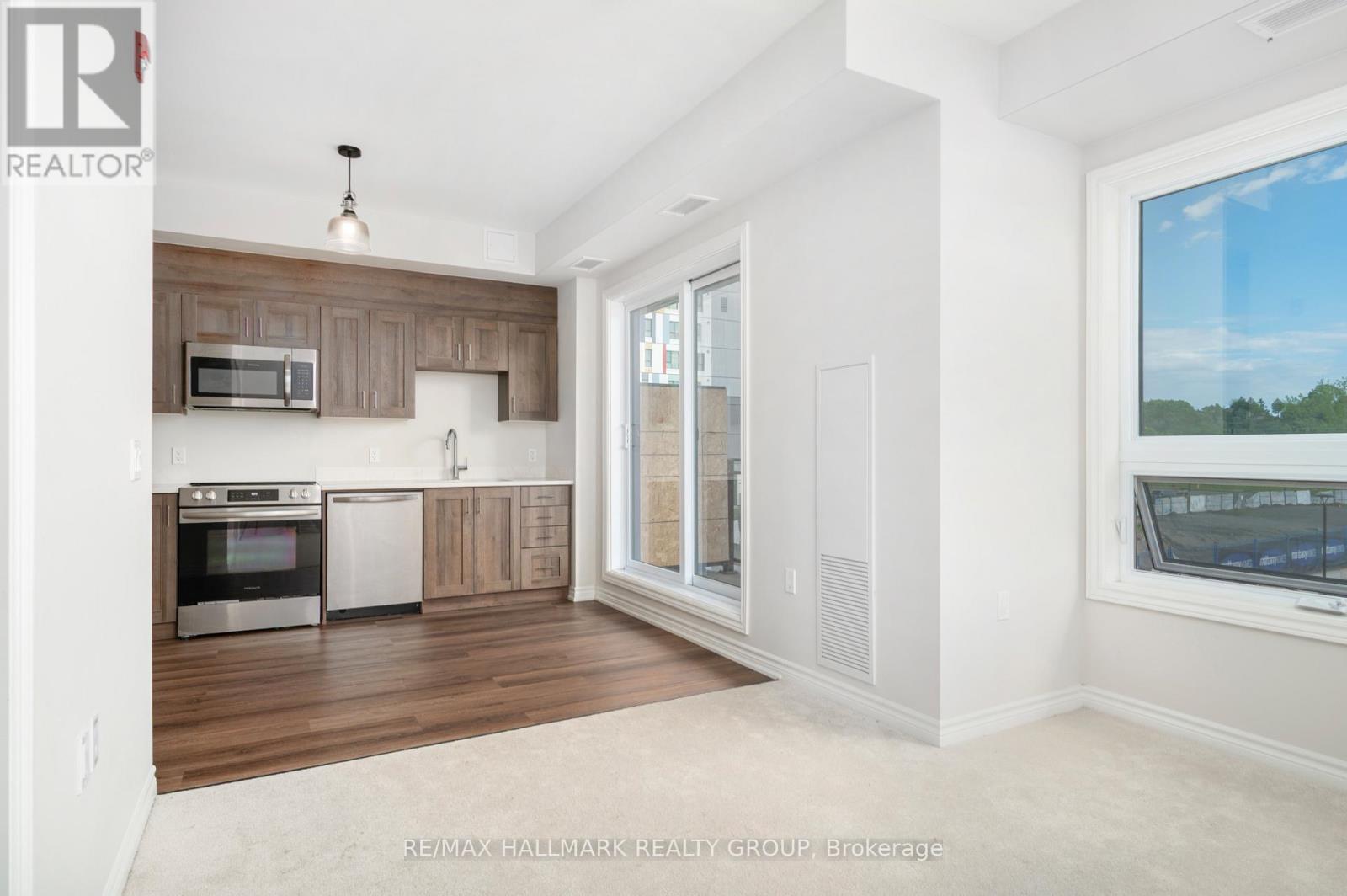 #202 1350 HEMLOCK ROAD - 19