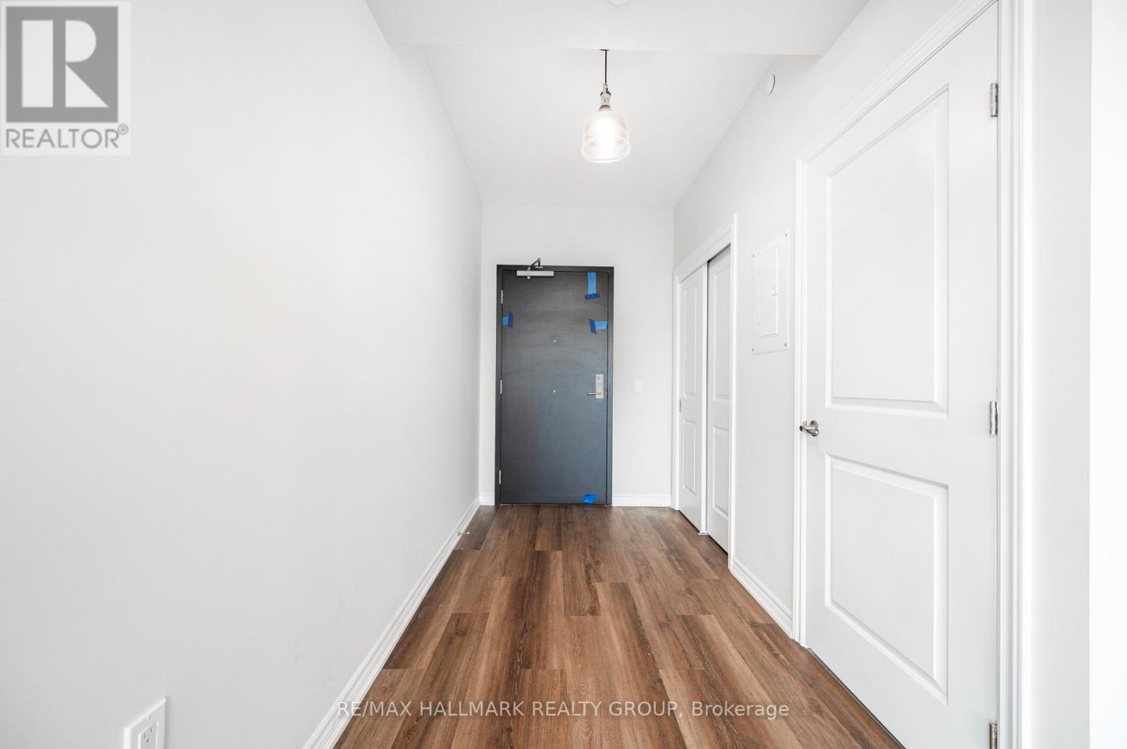 #202 1350 HEMLOCK ROAD - 5