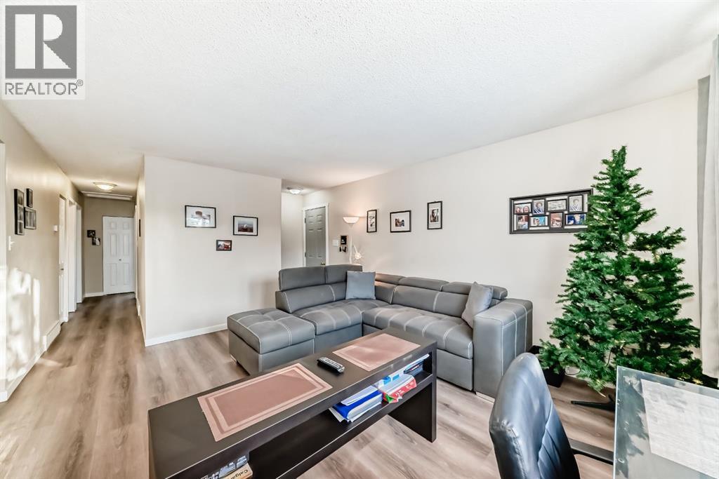3221 32A Avenue SE, Calgary, Alberta
