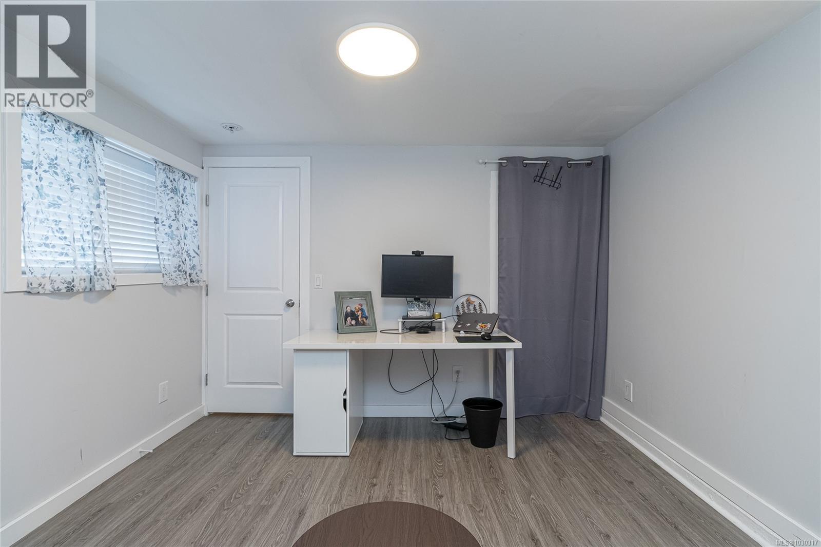 815 HEREWARD RD - 22