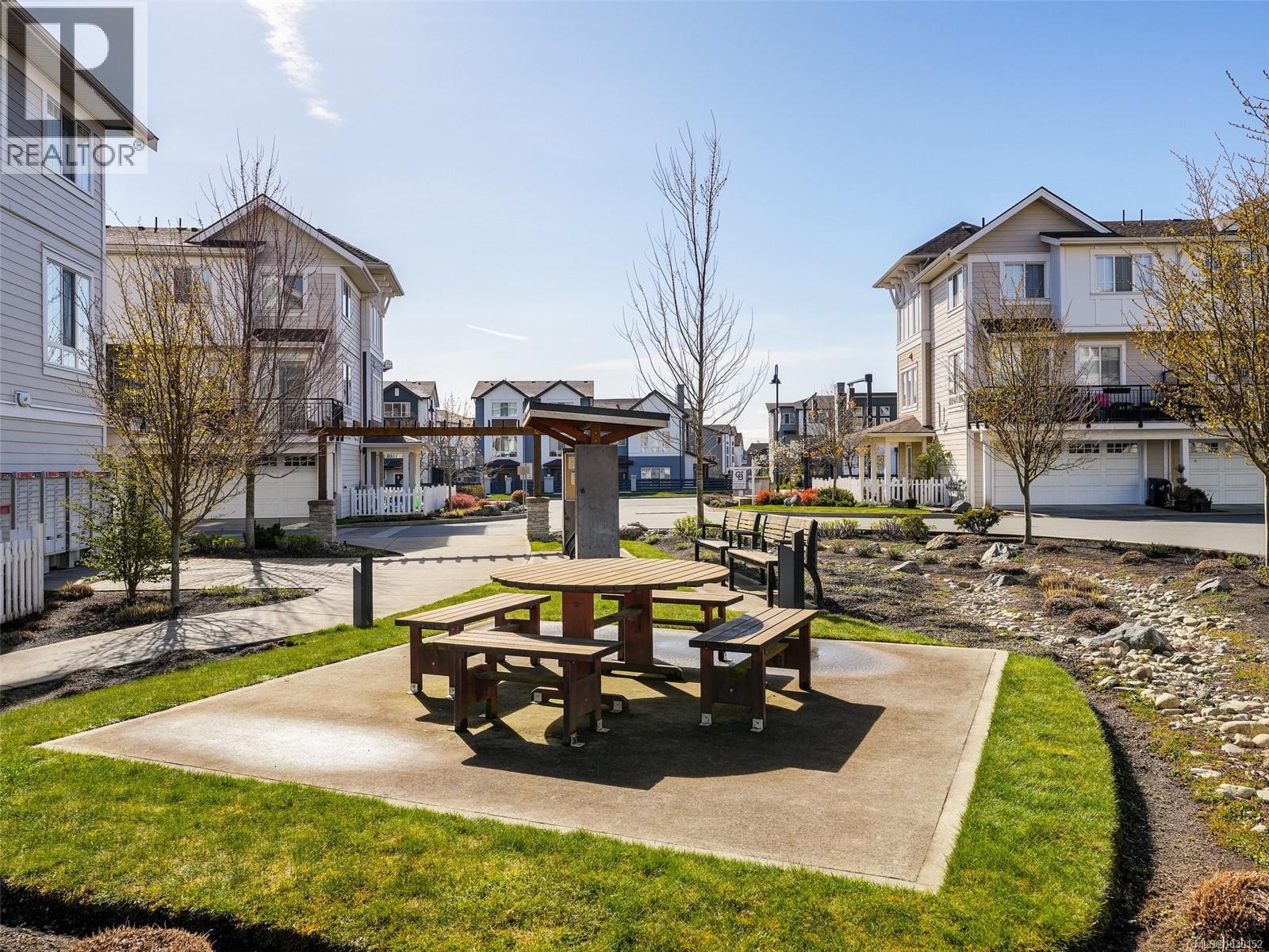 12 370 Latoria Blvd, Colwood