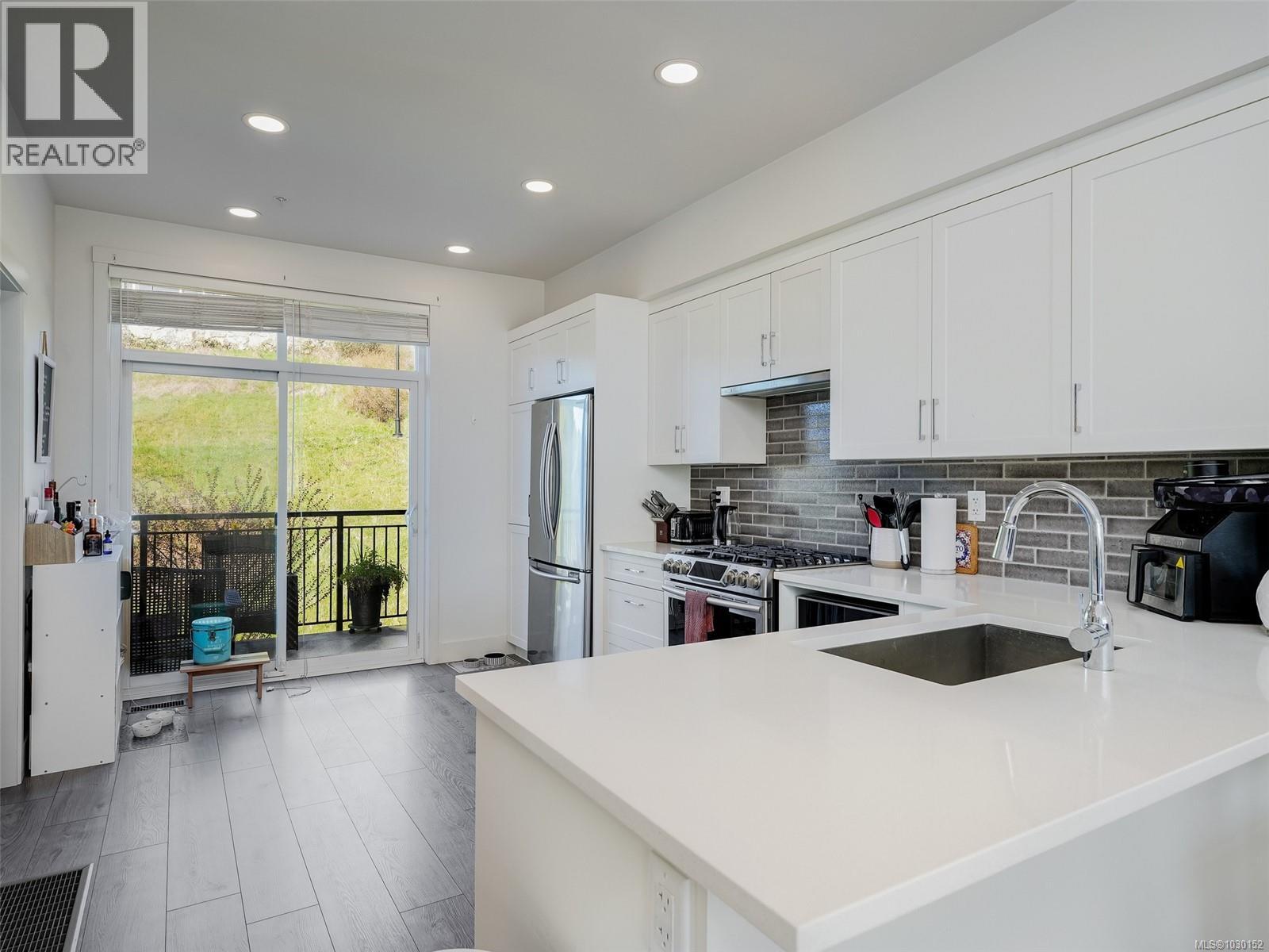 12 370 Latoria Blvd, Colwood