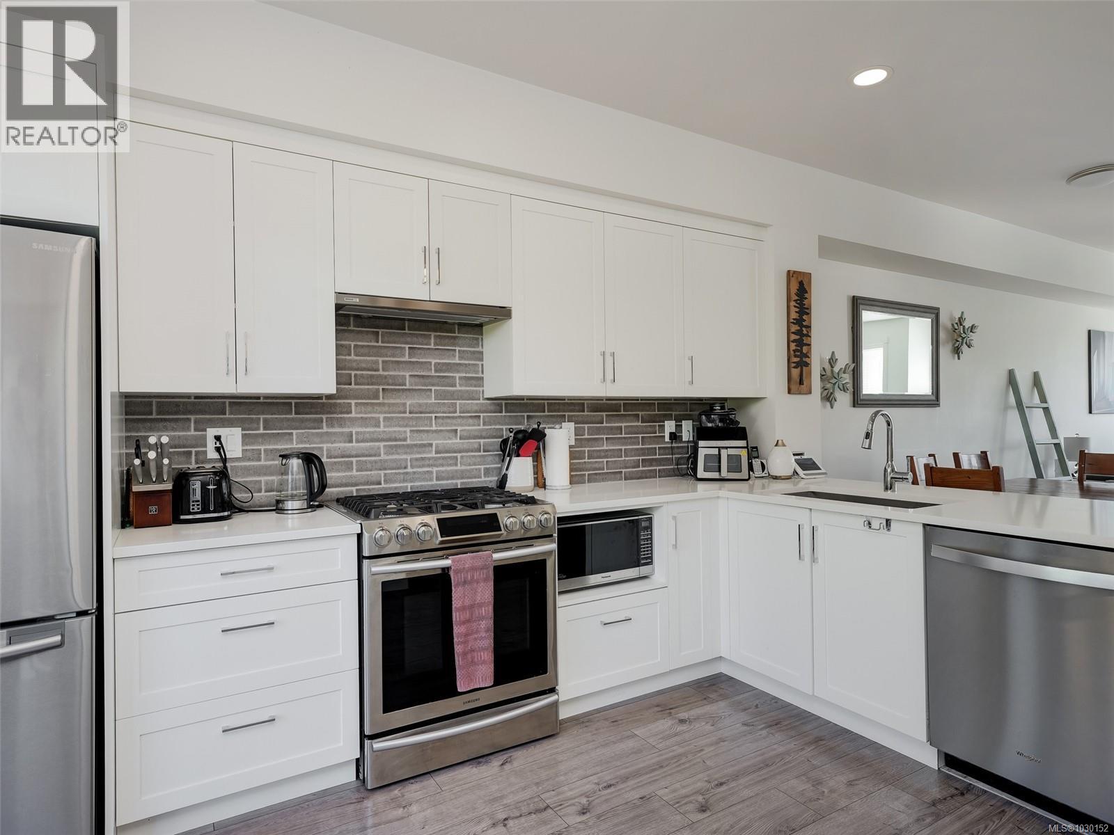 12 370 Latoria Blvd, Colwood