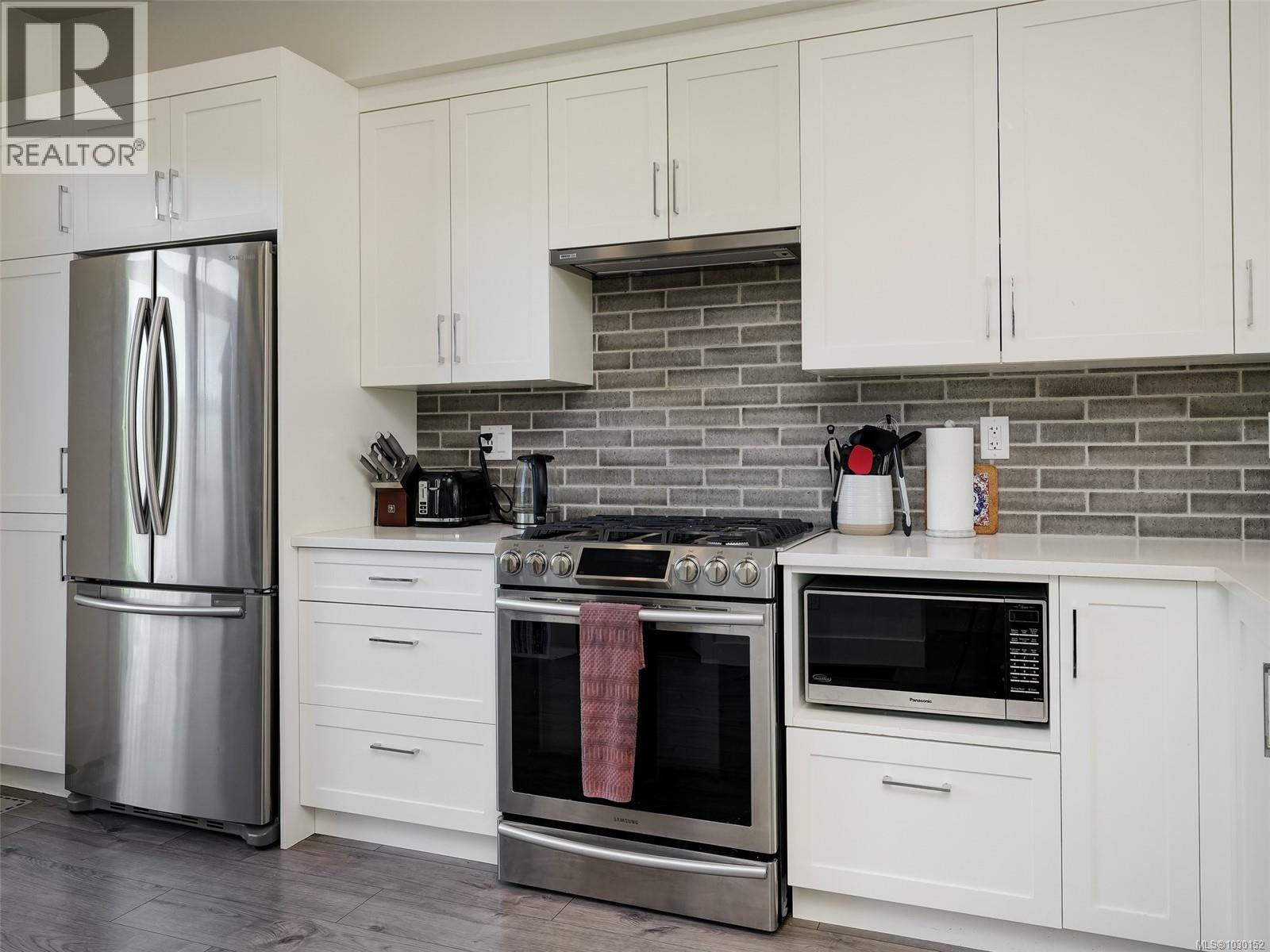 12 370 Latoria Blvd, Colwood