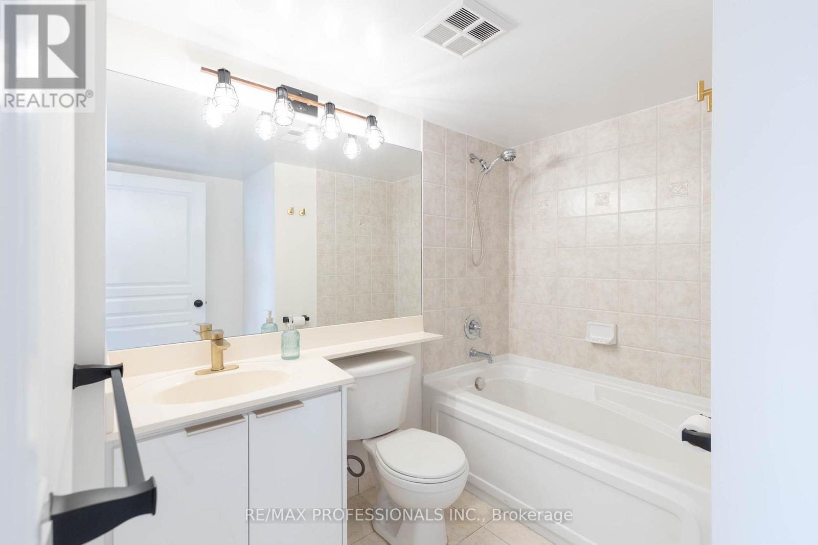 #1403 5 NORTHTOWN WAY - 20