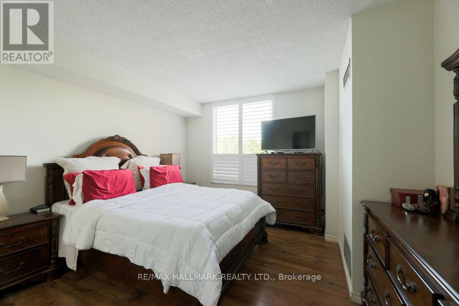#218 6 HUMBERLINE DRIVE - 13