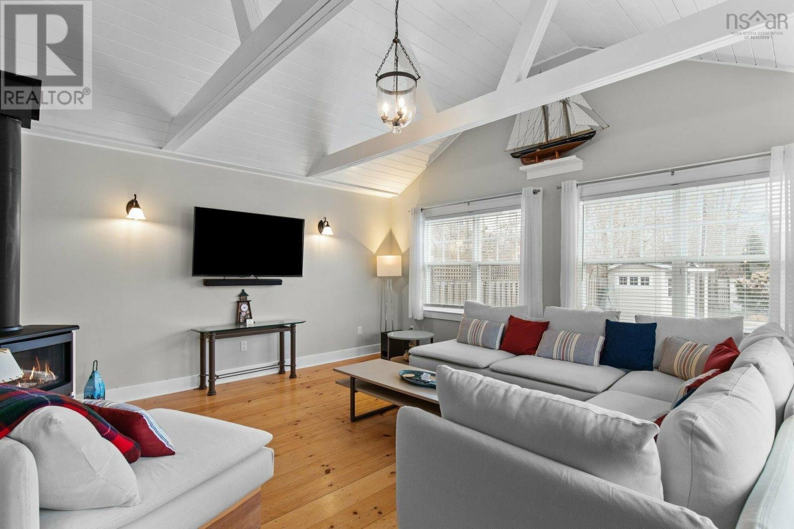 Property 8 of 14 of 121 Duke Street