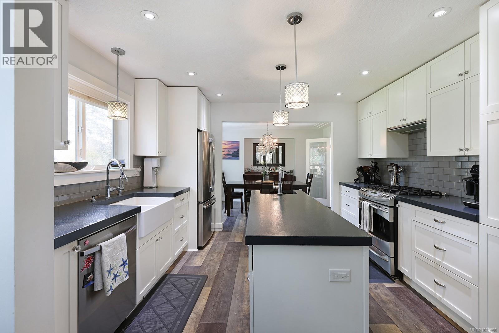 1669 Essex Pl, Comox