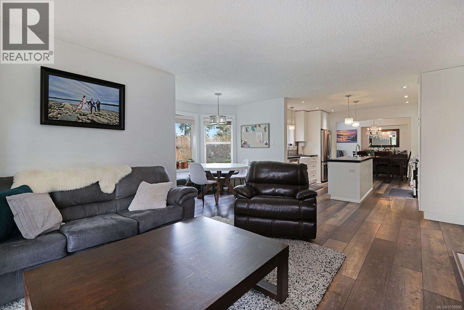 1669 Essex Pl, Comox