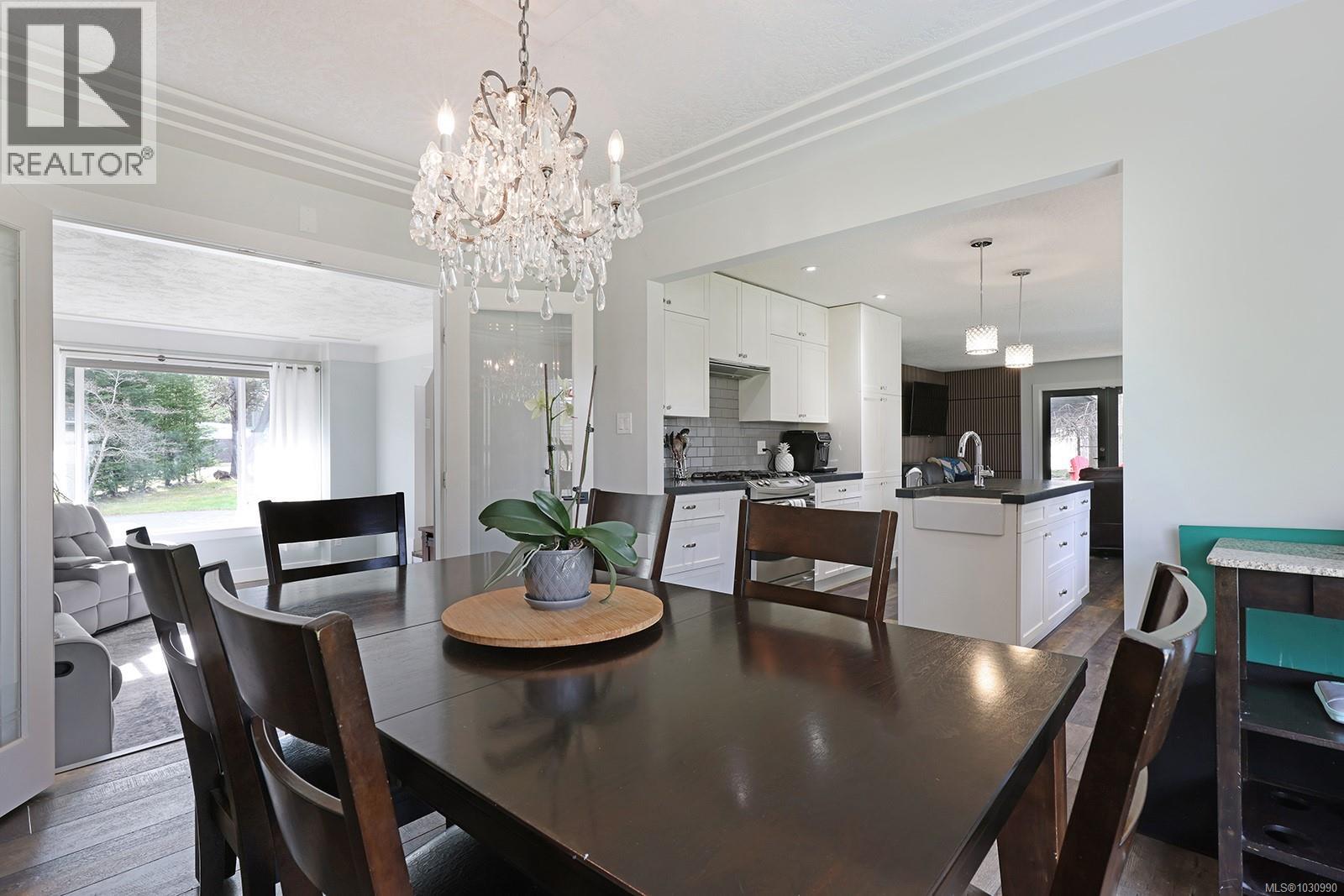 1669 Essex Pl, Comox