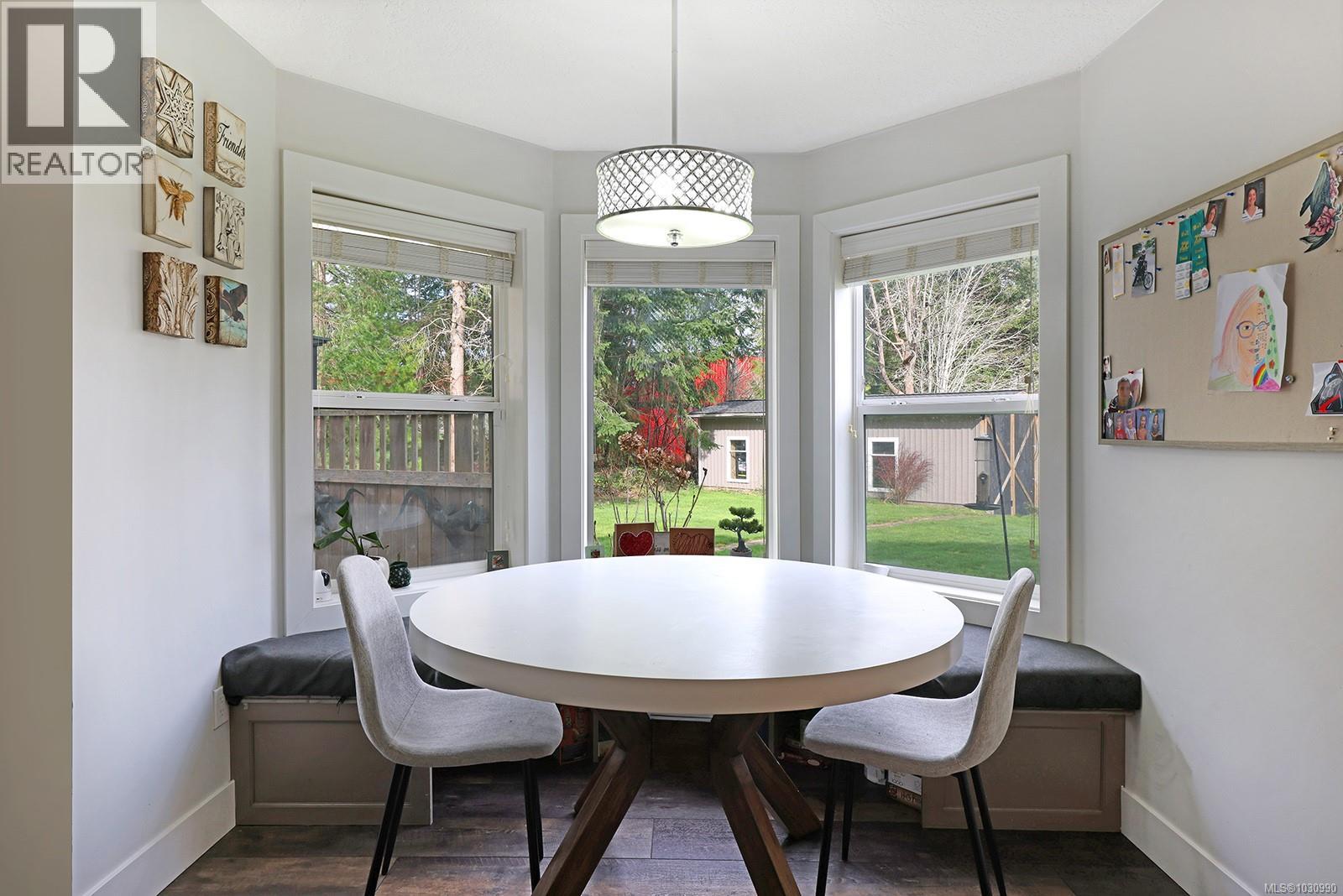 1669 Essex Pl, Comox