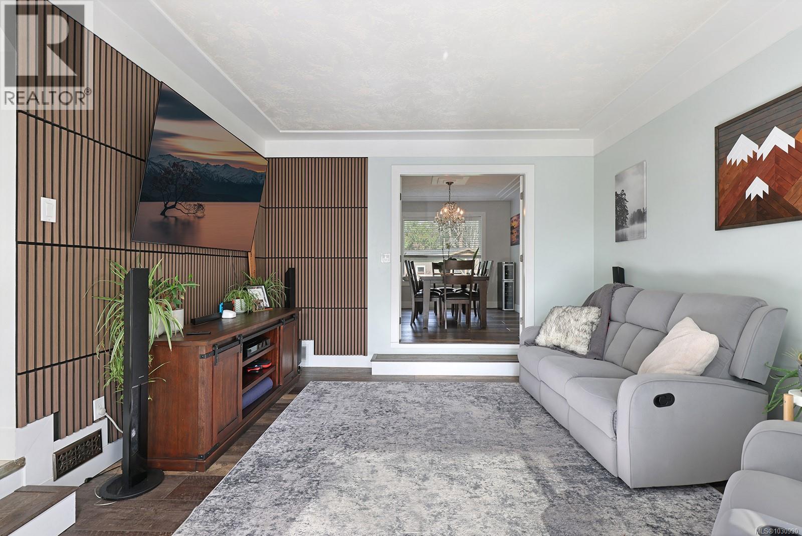 1669 Essex Pl, Comox