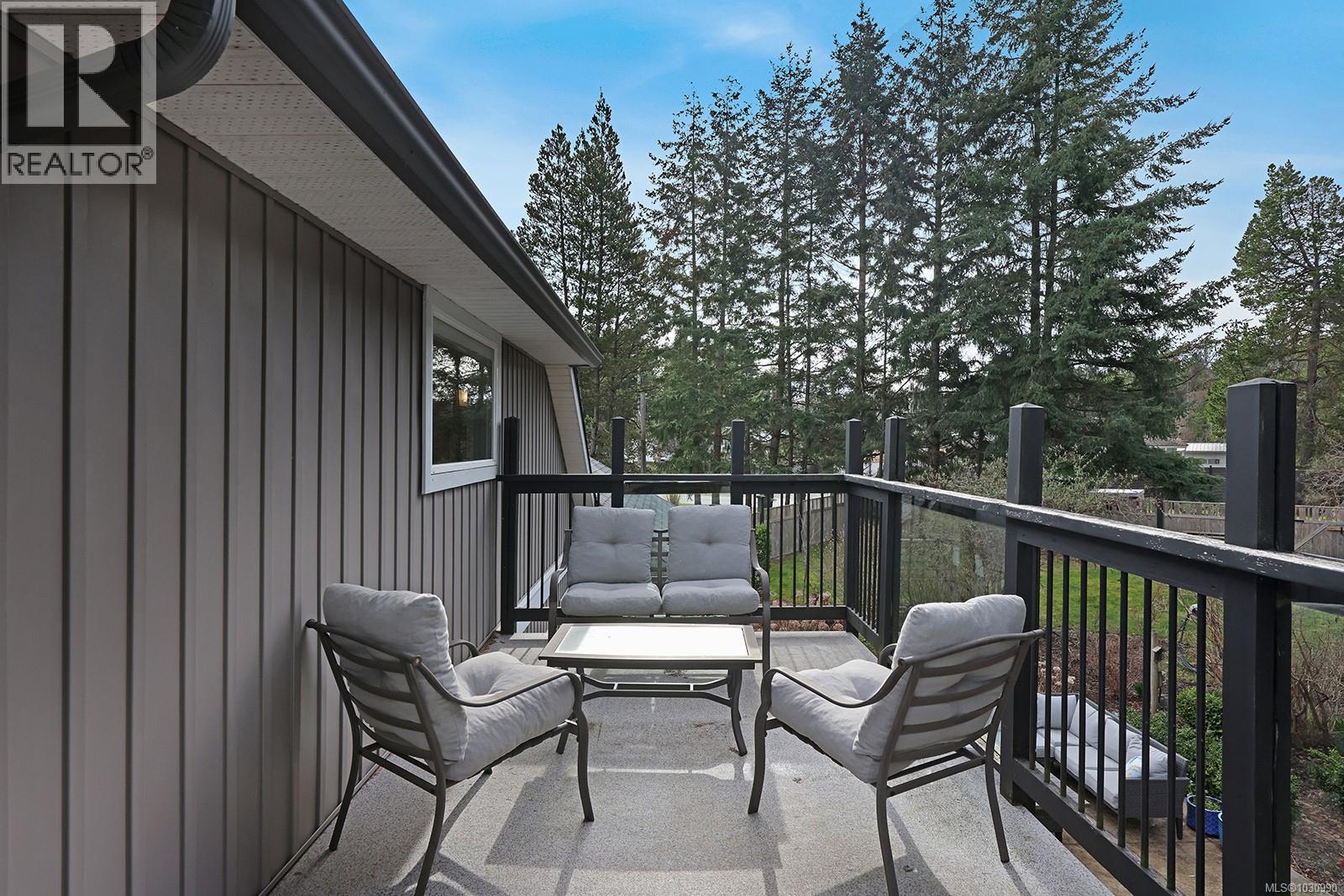 1669 Essex Pl, Comox