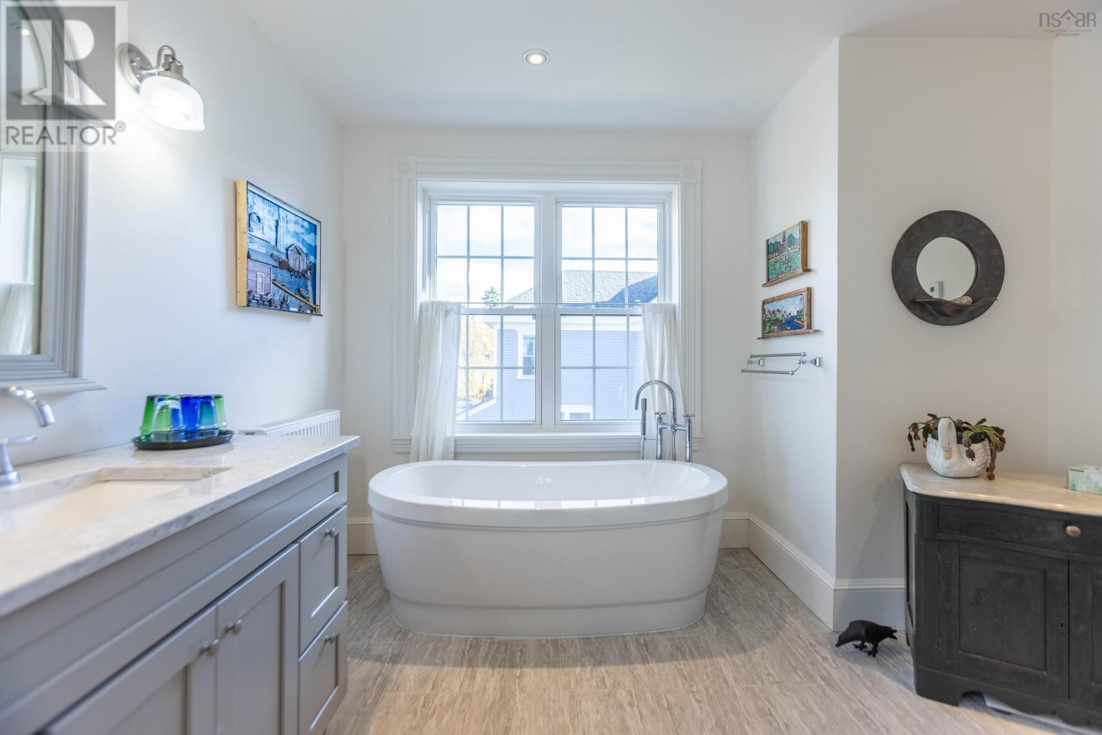 Property 4 of 50 of 124 Church Street