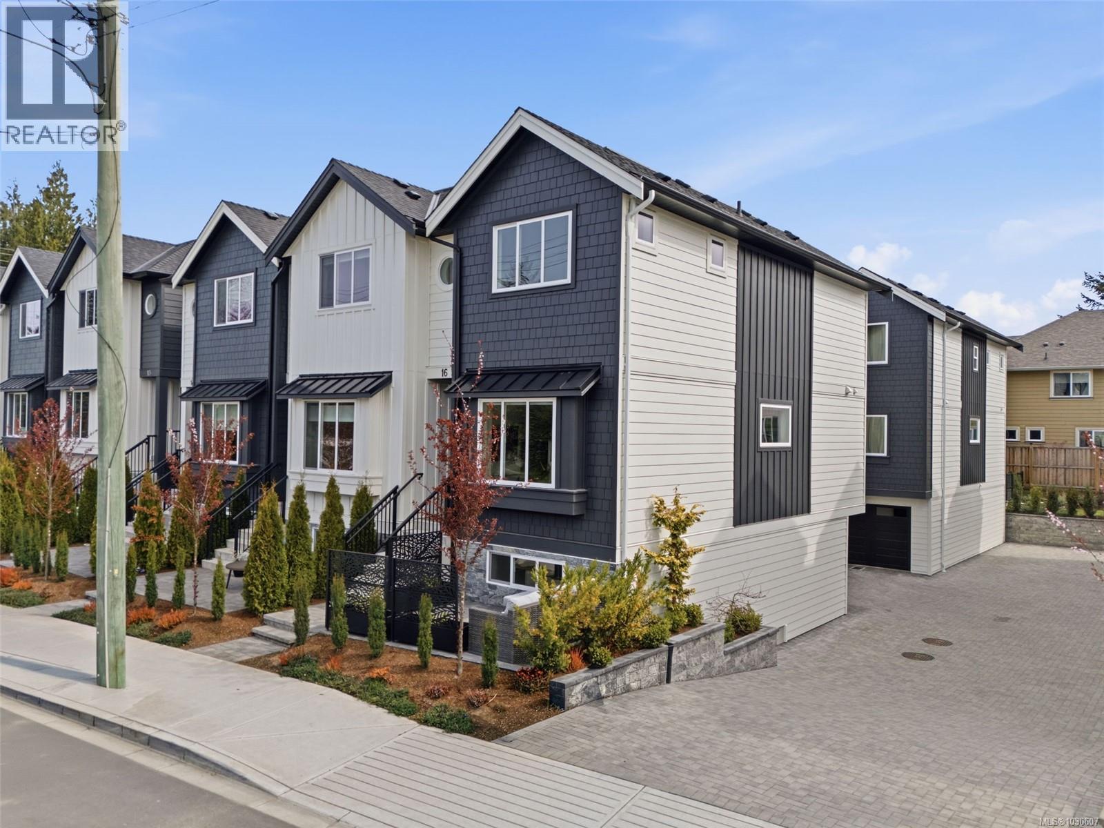 #16 10145 FIFTH ST - 35