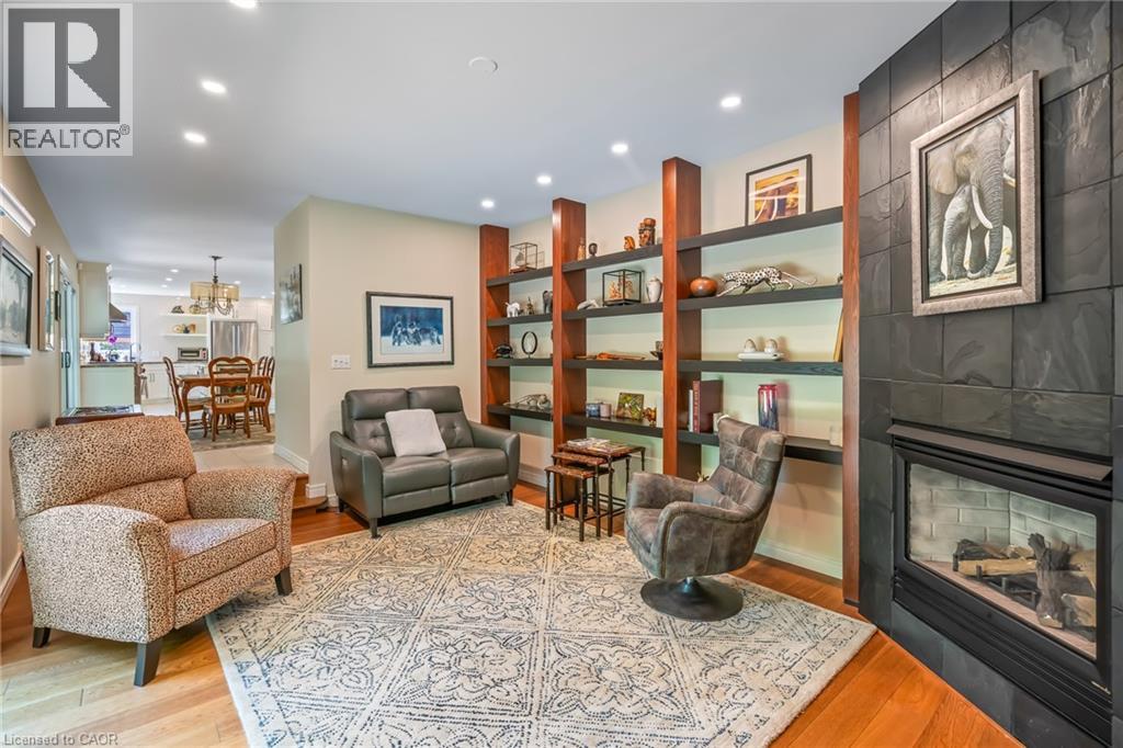 13 OAK DRIVE - 21