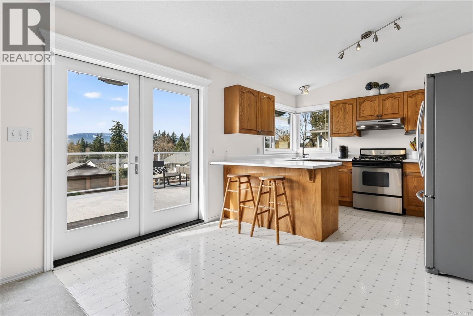 132 STAFFORD AVE - 4