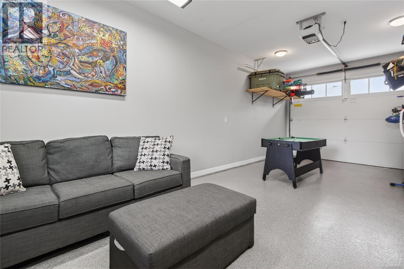 #A&B 2899 PENRITH AVE - 36