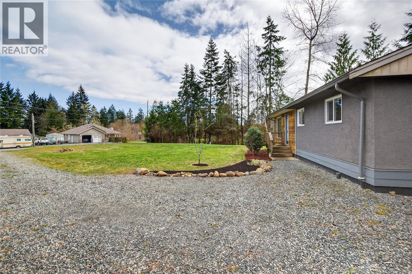6565 Mystery Beach Rd - 69