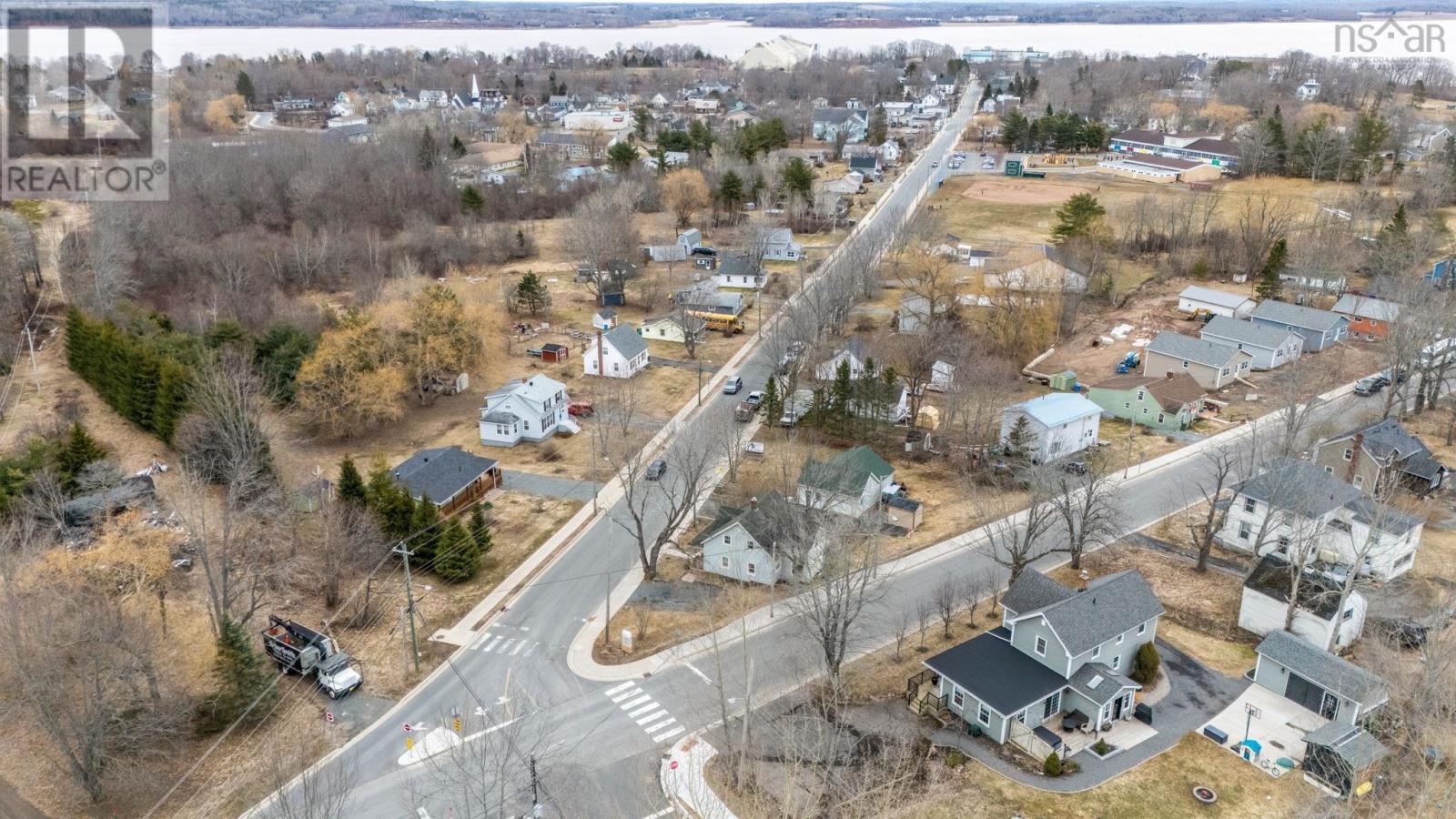 Property 27 of 37 of 41 School Street