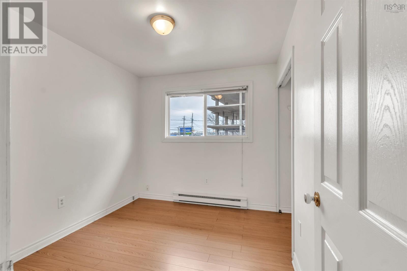 Property 15 of 34 of 669 Portland Street