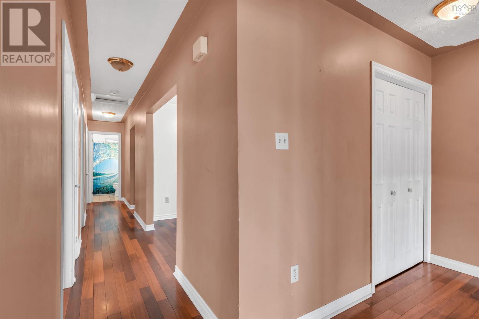 Property 22 of 34 of 669 Portland Street