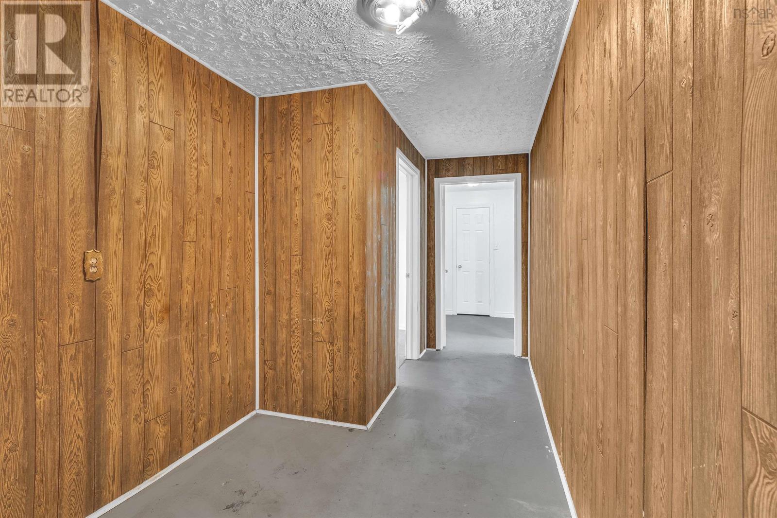 Property 20 of 34 of 669 Portland Street