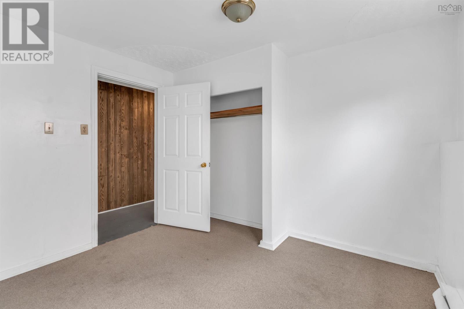 Property 30 of 34 of 669 Portland Street